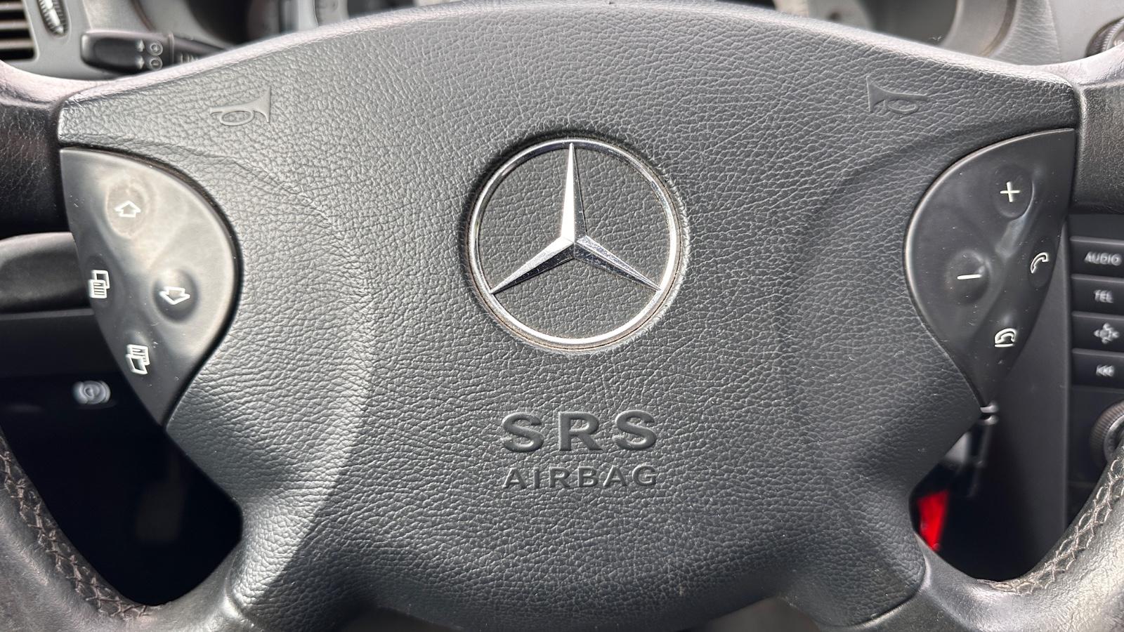 Mercedes-Benz E240 2005 — photo 26