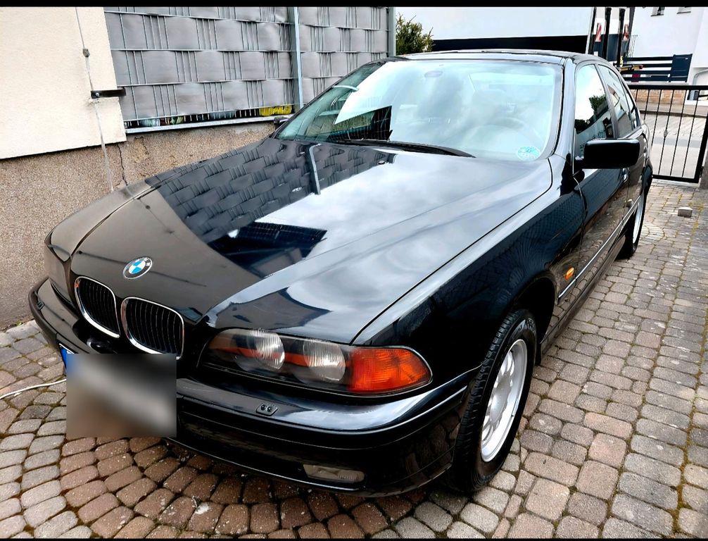 Image of BMW 528