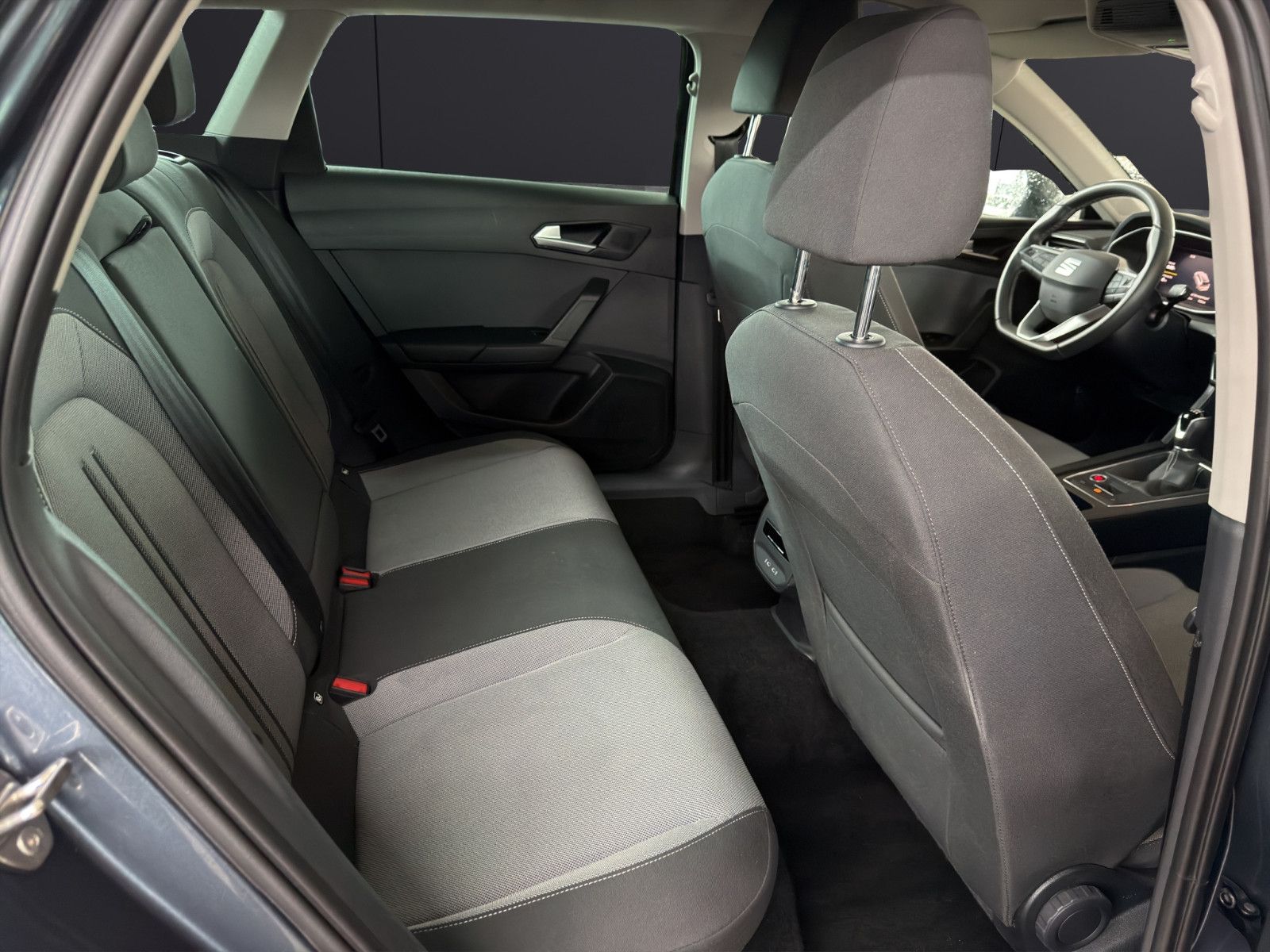 Fahrzeugabbildung SEAT Leon Sportstourer 1.5 TSI 85 kW Style*CarPlay*