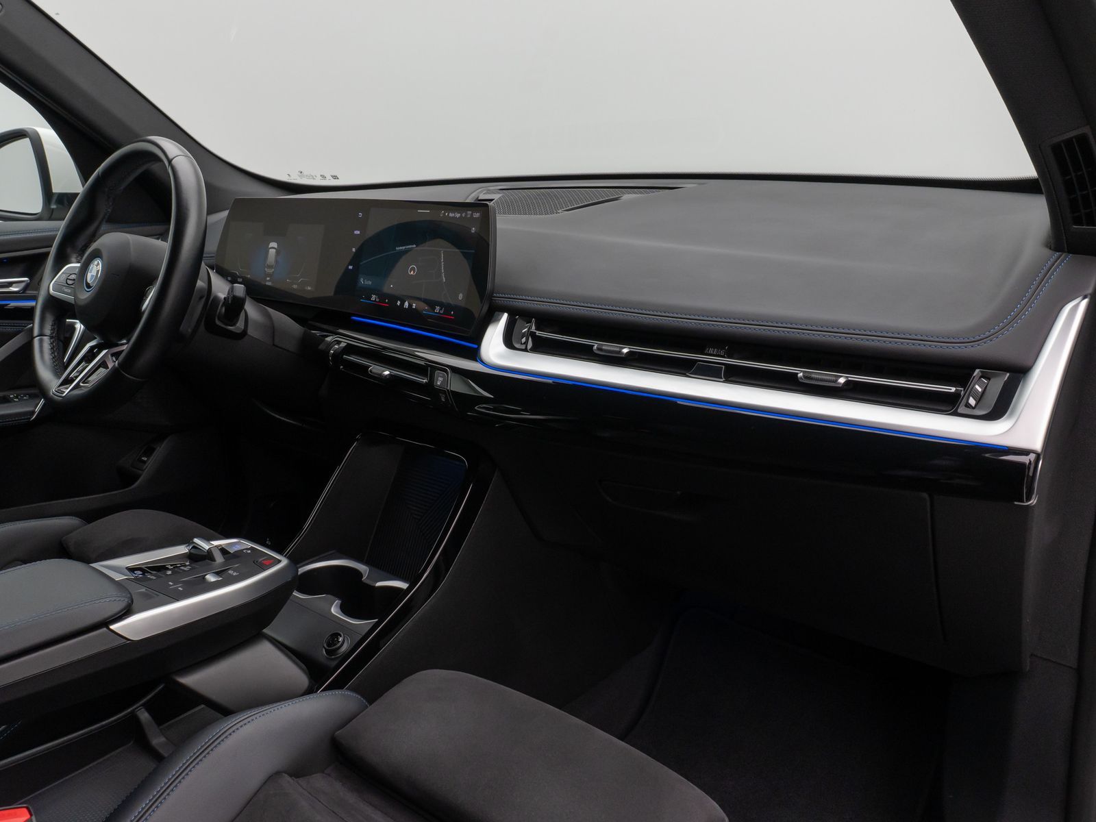 Fahrzeugabbildung BMW iX1 xD30  M Sport Kamera DAB Fernlichtassist AHK