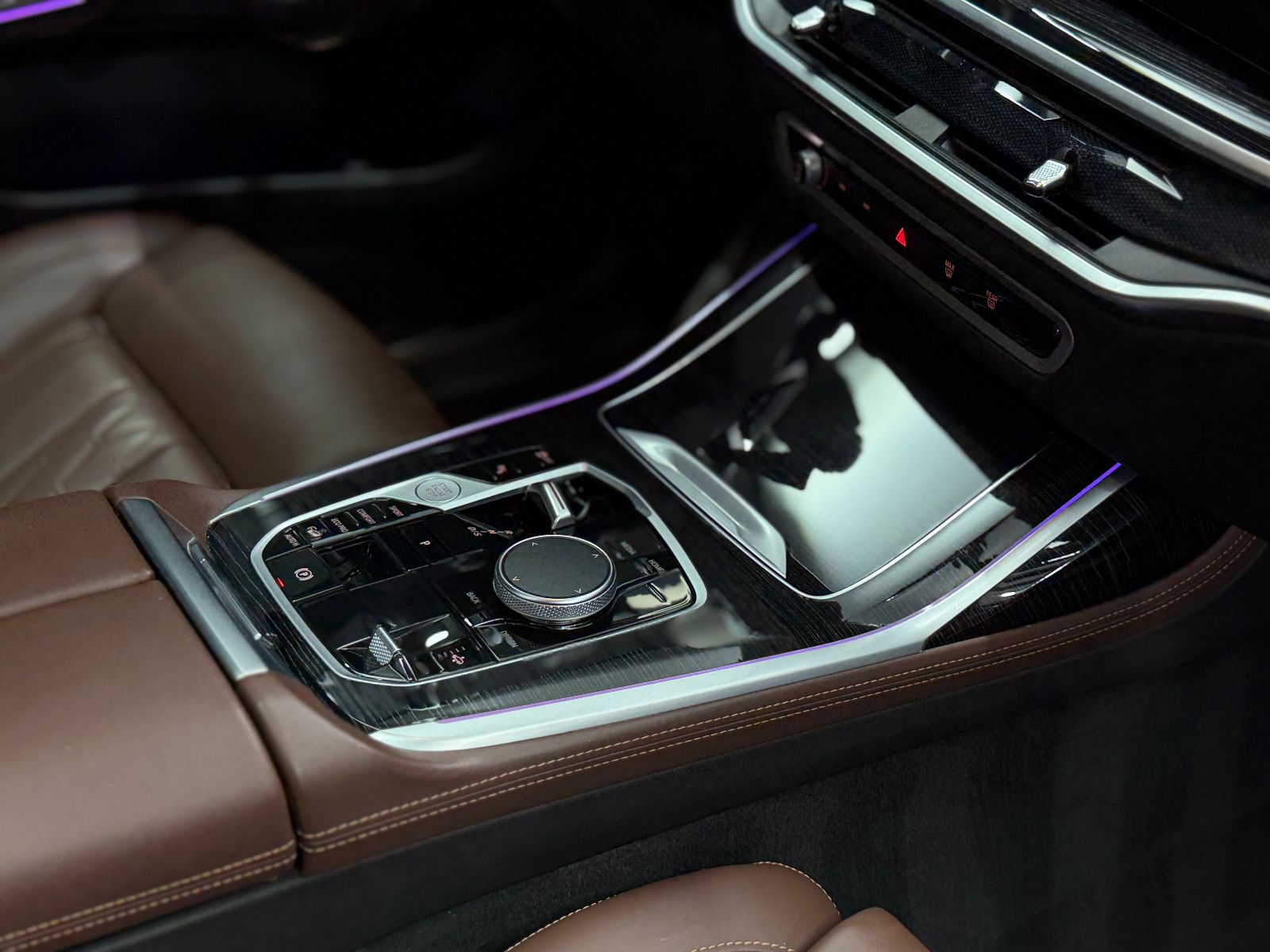 Fahrzeugabbildung BMW X7 xDrive 40 d M Sport PRO|SKY-LOUNGE|7-SITZE|