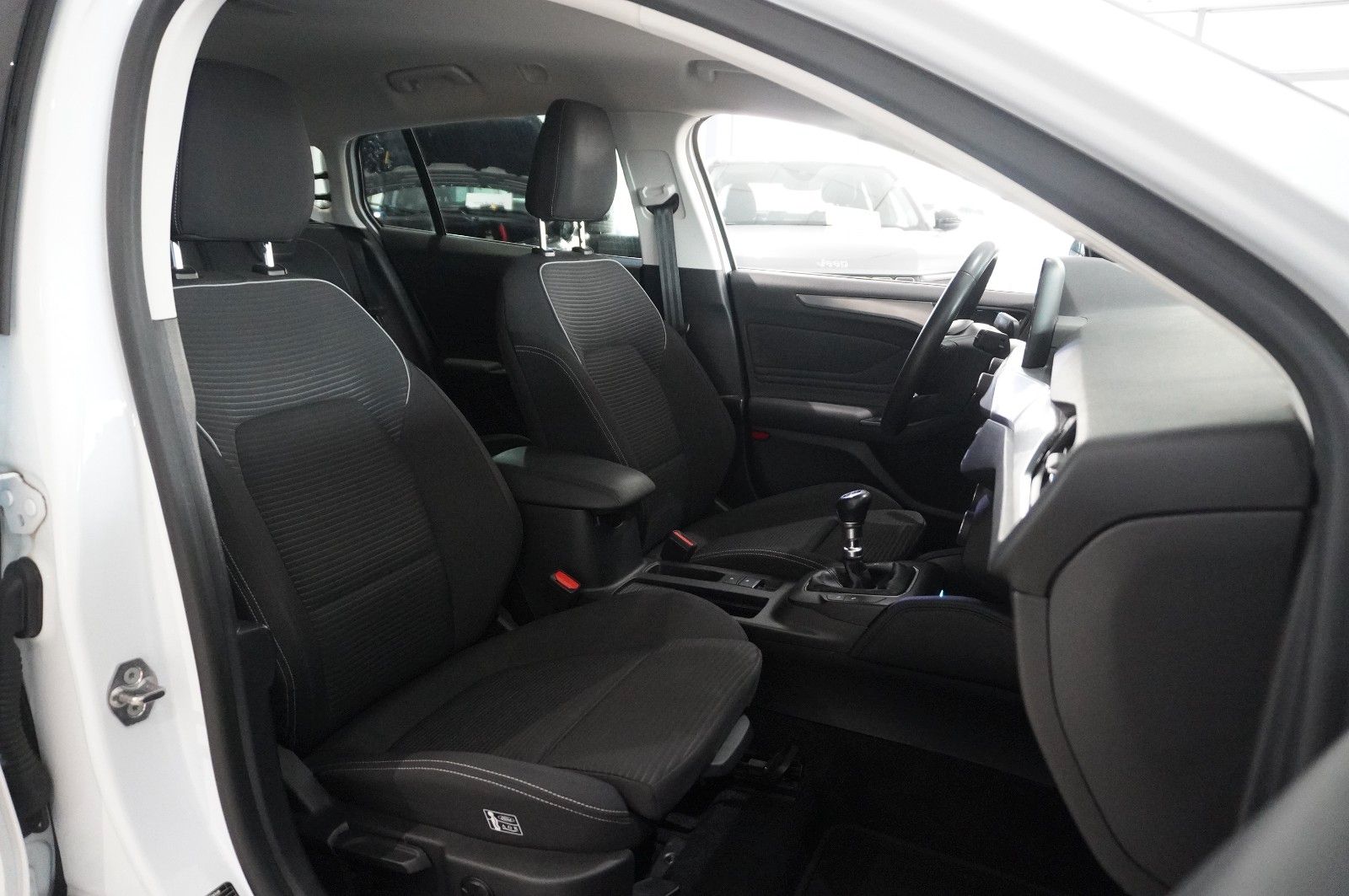 Fahrzeugabbildung Ford Focus Turnier 1.5D TITANIUM NAVI/LED/KAMERA/DAB+