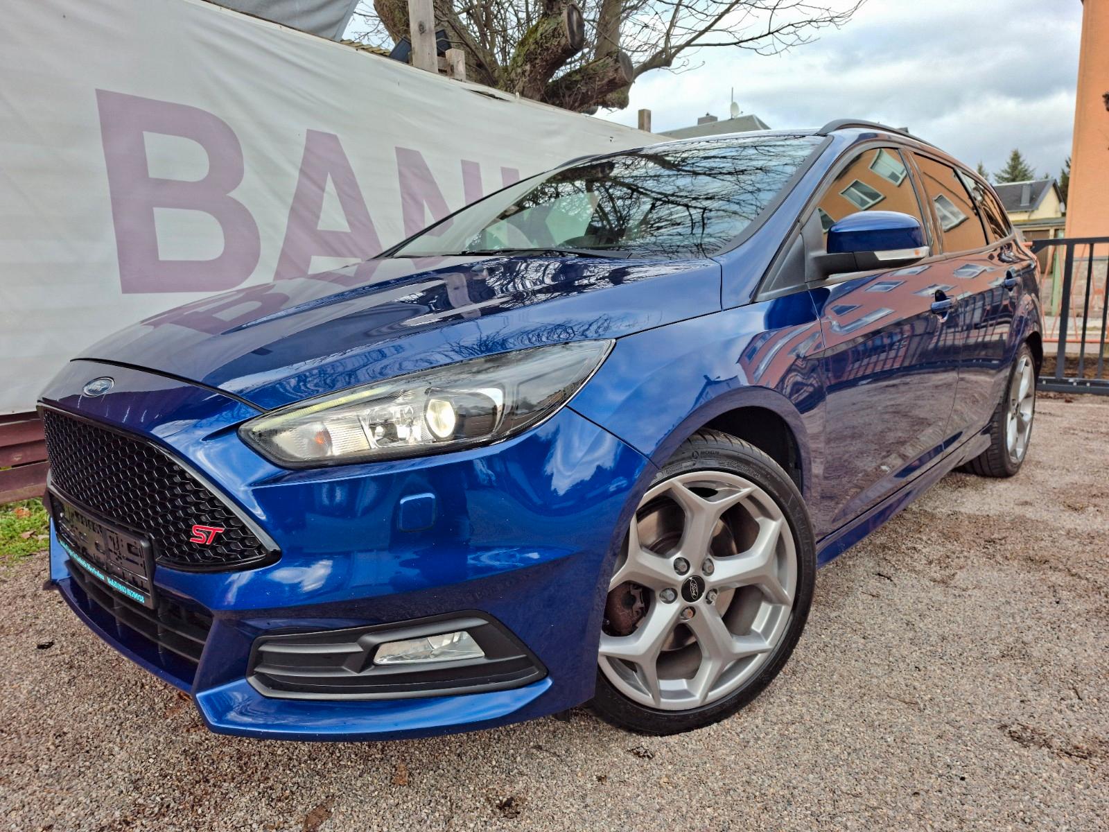 Ford Focus ST  Bi-Xenon Leder Navi Phone SH