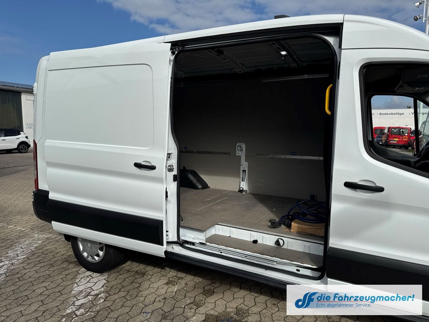 Fahrzeugabbildung Ford Transit Kasten E 350 L3 Trend Navi 360 Kamera AC