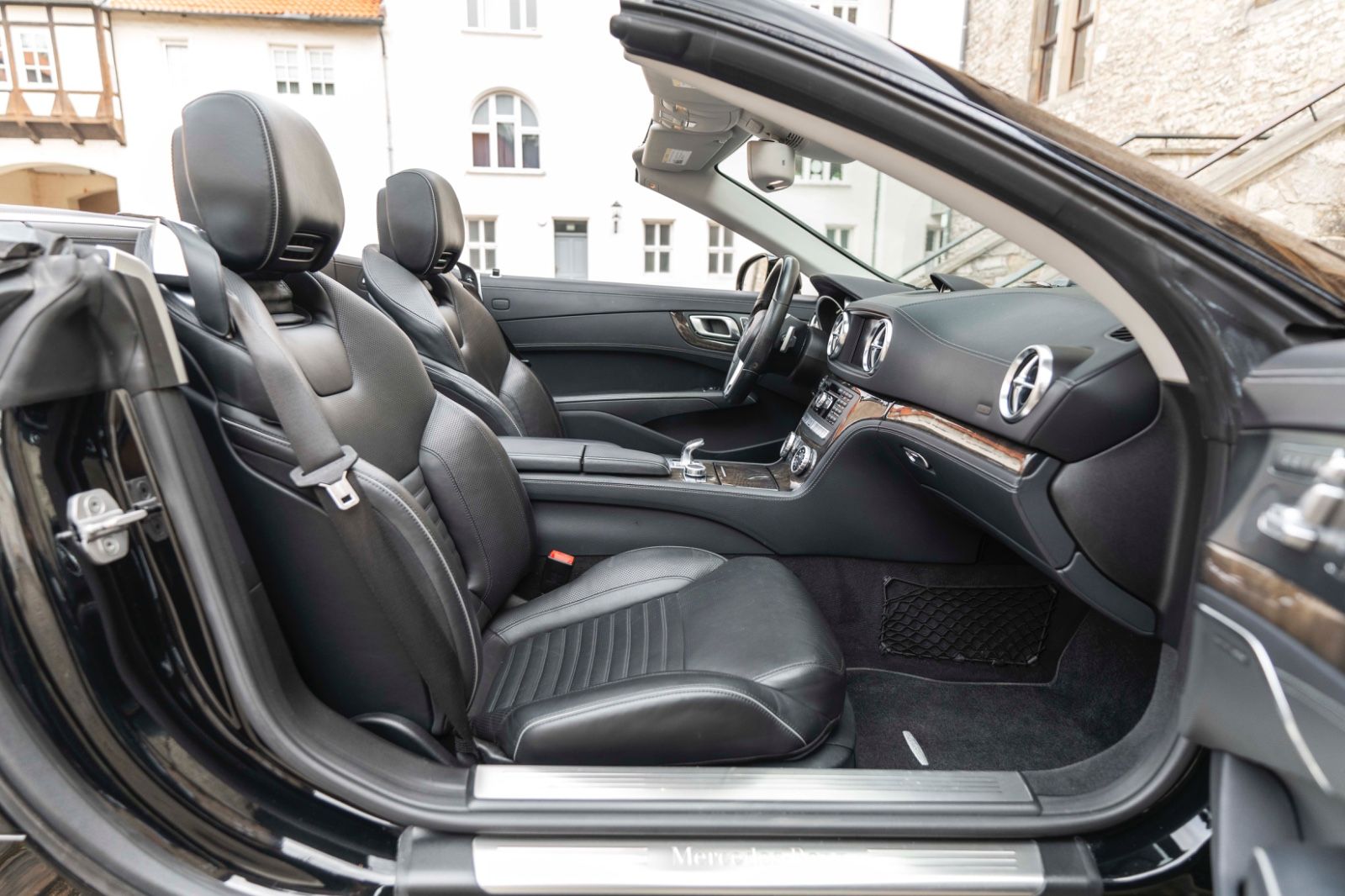 Fahrzeugabbildung Mercedes-Benz SL 400 Roadster AMG SPORTPAKET ACC KAM NAV H&K