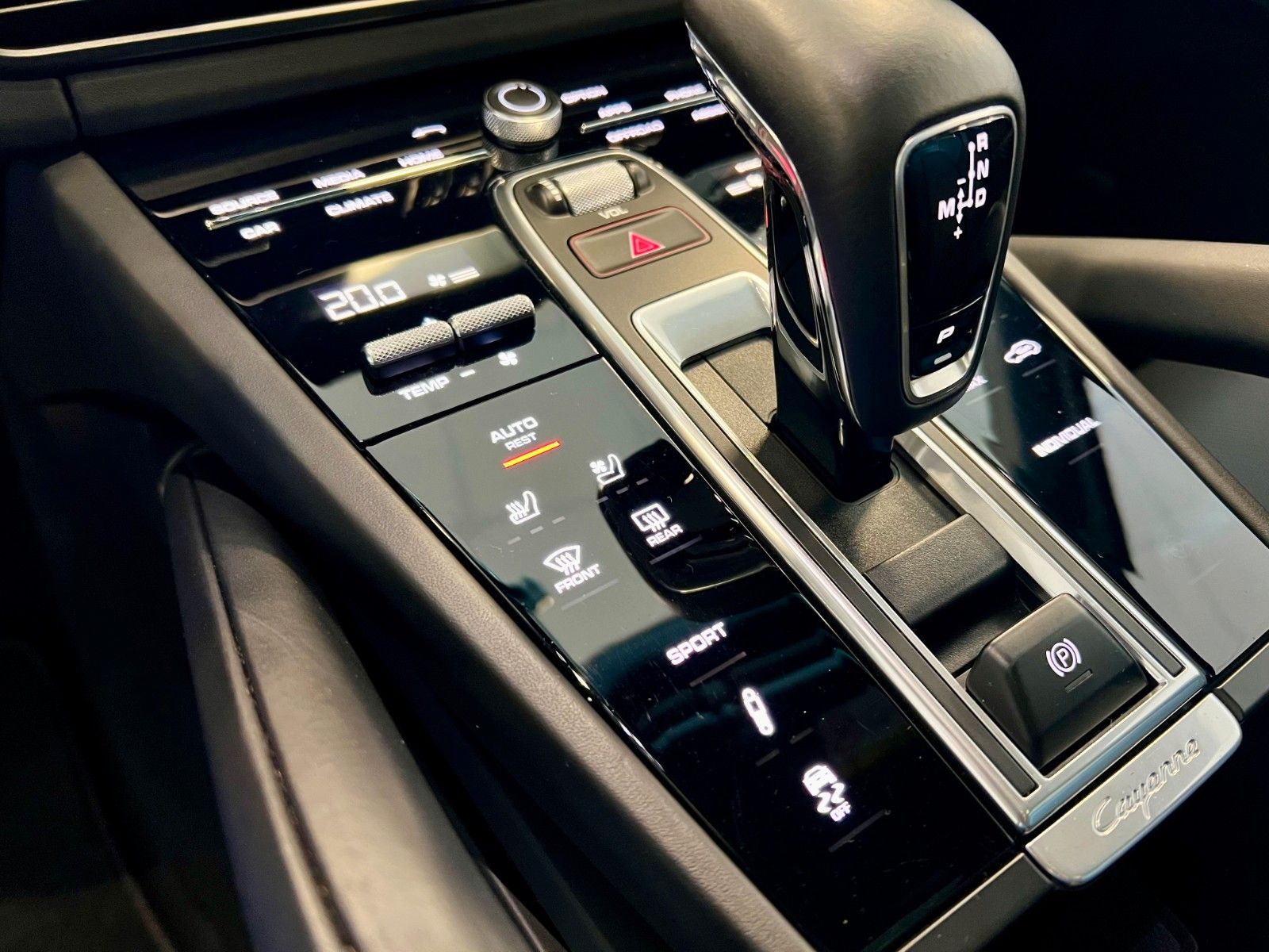 Fahrzeugabbildung Porsche Cayenne S Luftfederung/Panorama/HeadUP/Keyless