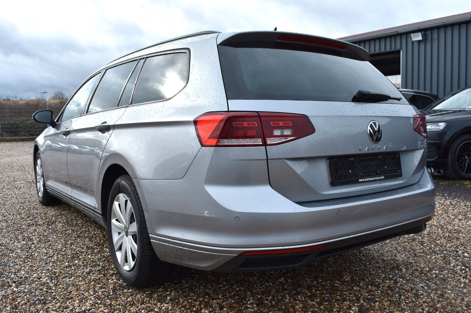 Fahrzeugabbildung Volkswagen Passat Variant Conceptline DSG AHK LED