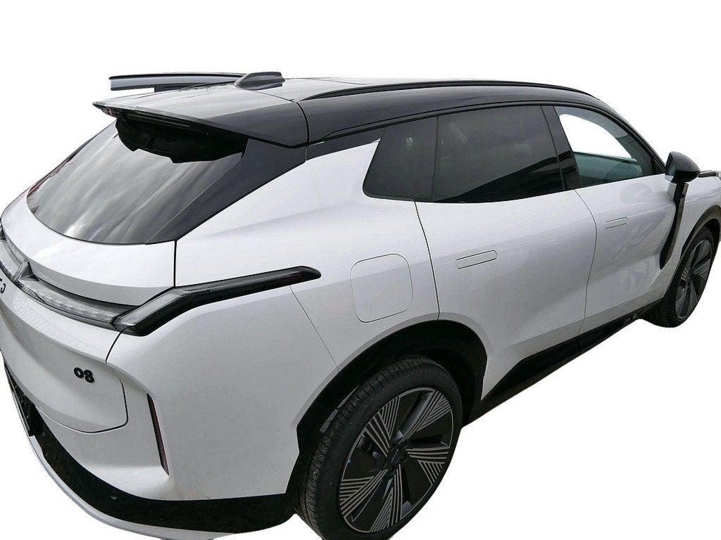 Lynk & Co 08