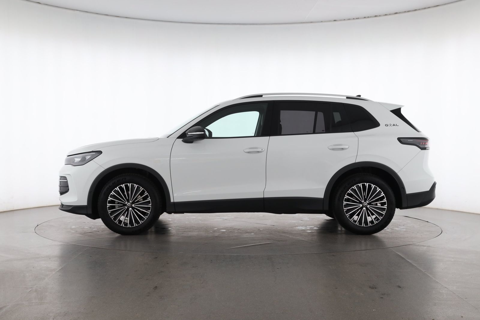 Volkswagen Tiguan 1.5 eTSI DSG GOAL NAVI LED AHK foto 3