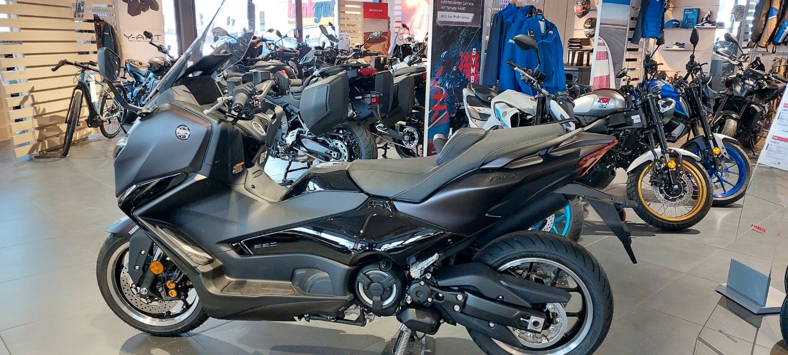 Fahrzeugabbildung Yamaha T-Max 560  Tech Max  2025 Neu  5 J. Garantie