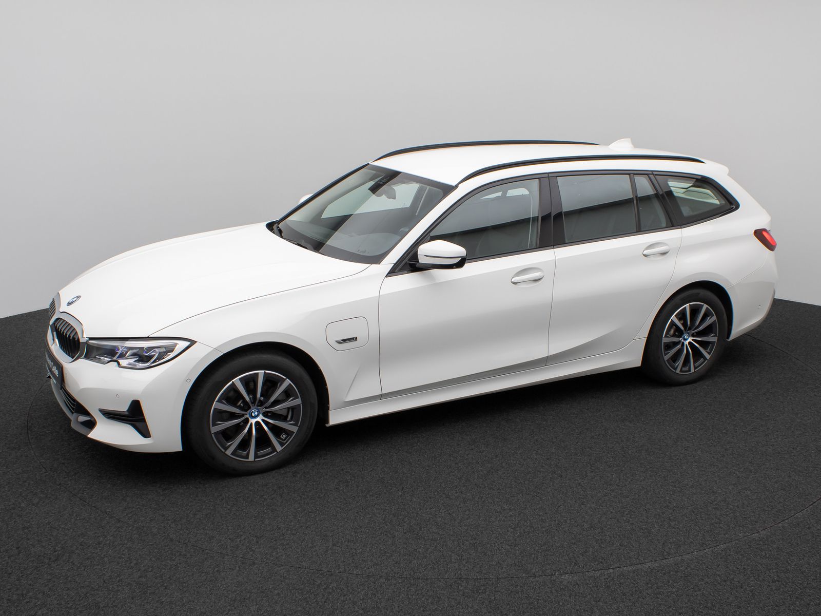 Fahrzeugabbildung BMW 320e Sport Line 360° Laser DAB H/K Komfort Alarm