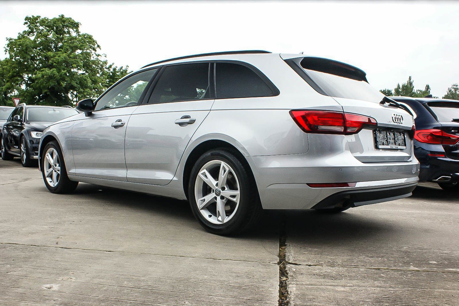Fahrzeugabbildung Audi A4 Avant 14TFSI S-Tronic NAVI XENON ANHÄNGERKPLG
