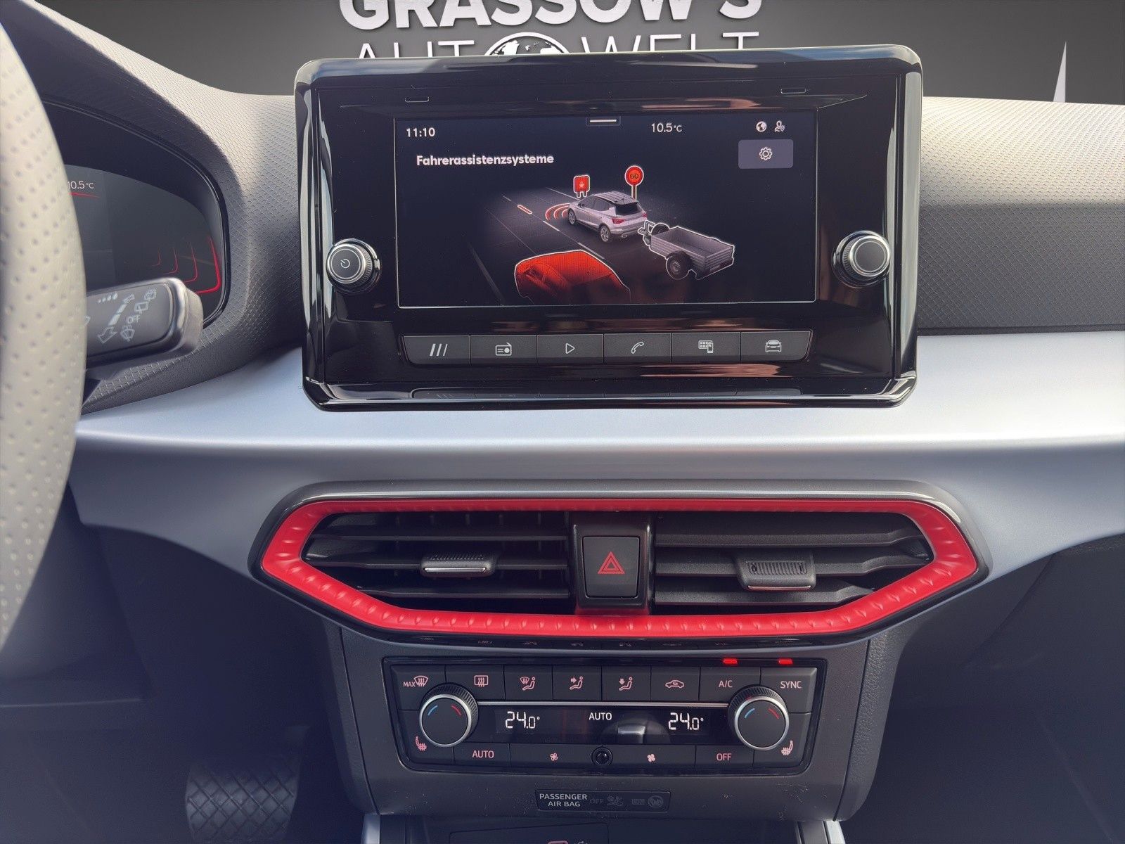 Fahrzeugabbildung SEAT Arona FR 1.0 TSI DSG AHK/ACC/RFK/SHZ/VOLLLED/KES