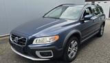 Volvo XC70 Momentum 2WD - blaue Volvo XC70