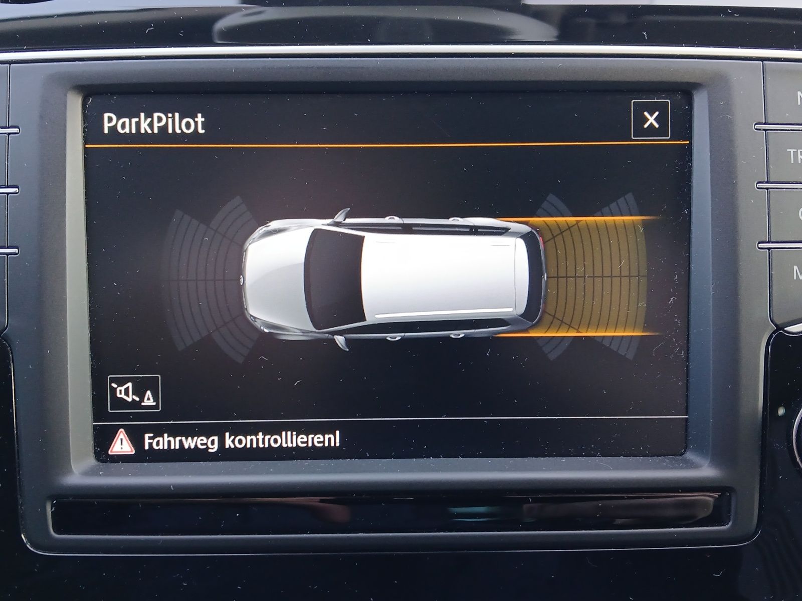 Fahrzeugabbildung Volkswagen Golf VII Variant TDI Allstar DSG Xenon Navi GRA