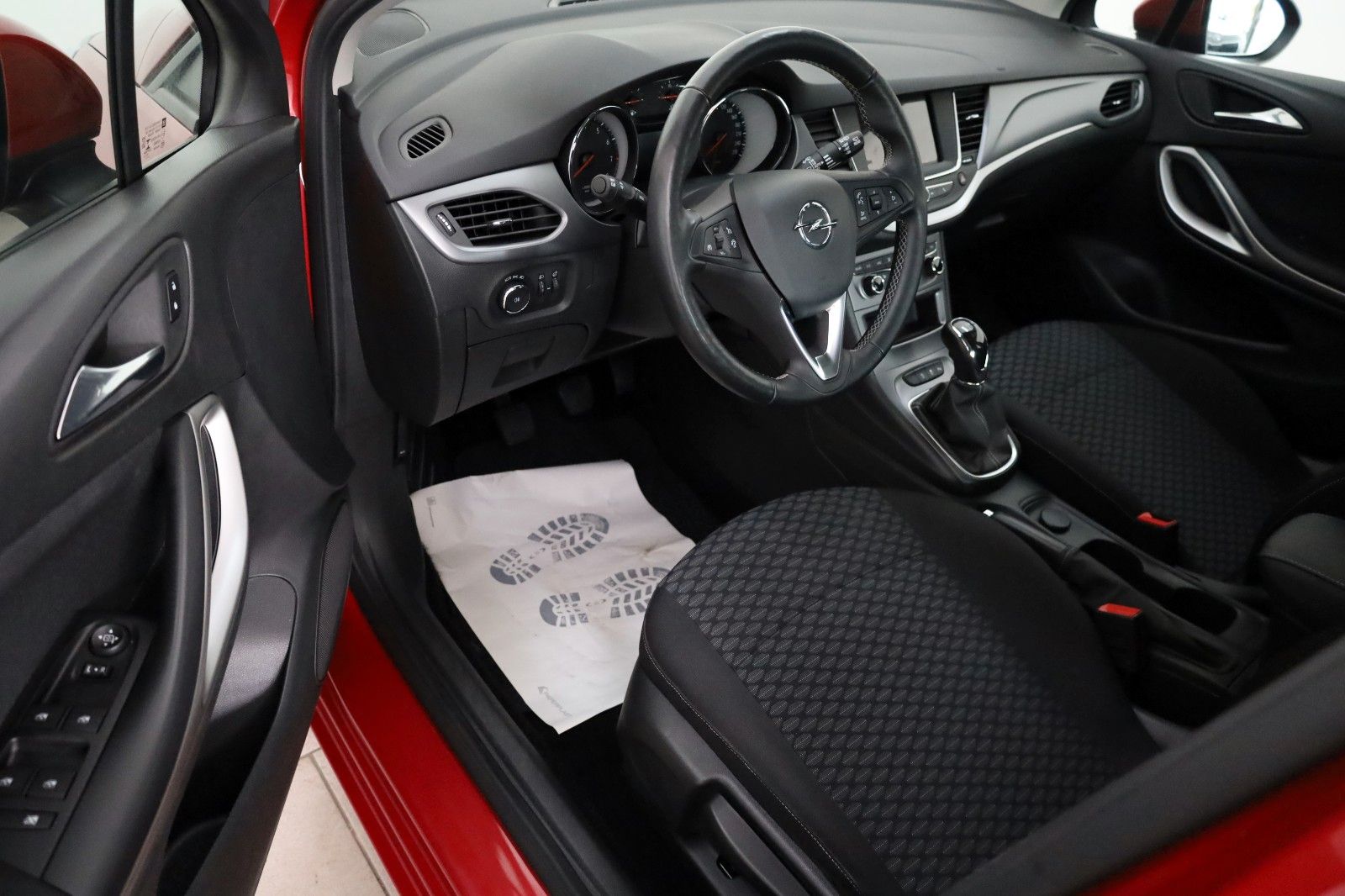 Fahrzeugabbildung Opel Astra K Lim. 5-trg. SH,PDC,Allwetterreifen