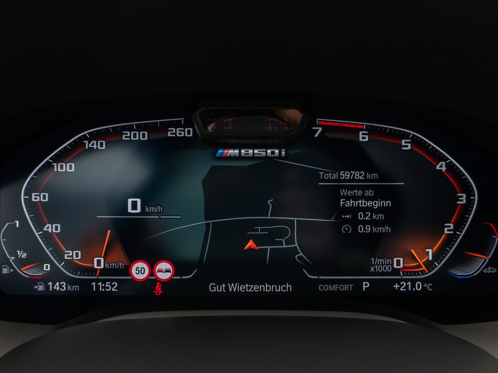 Fahrzeugabbildung BMW M850i xD Coupé 360°Laser HUD SoftCl Komfort 20"