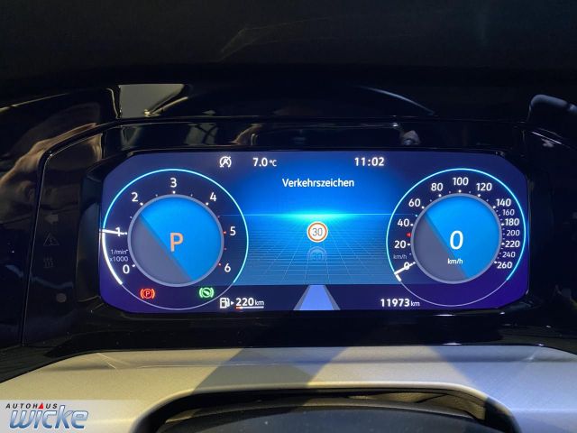 Golf VIII 2.0 TDI DSG Life NAVI KLIMA PDC LED