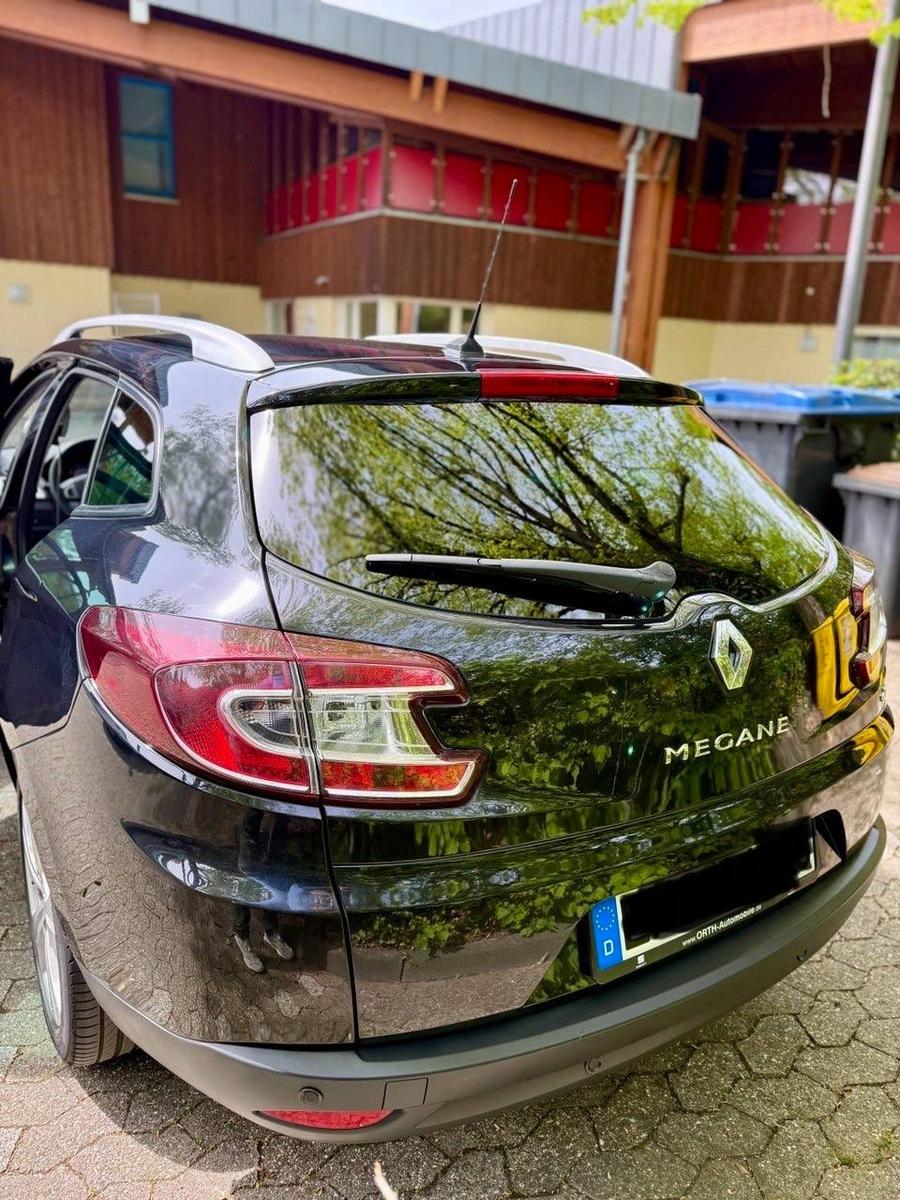 Renault Megane 2011 — engine 1.870 cm³, 131 HP (96kW)