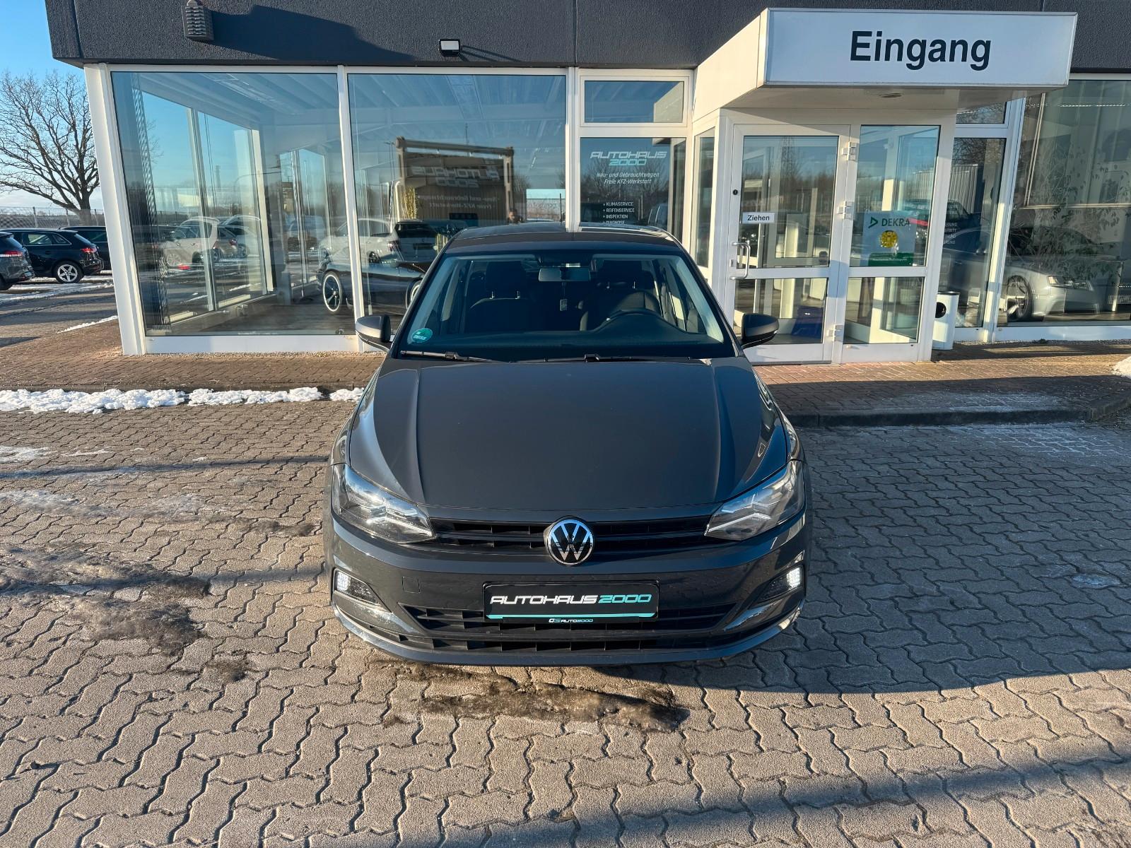 Volkswagen Polo VI Trendline PDC, CarPlay, Sitzheizung