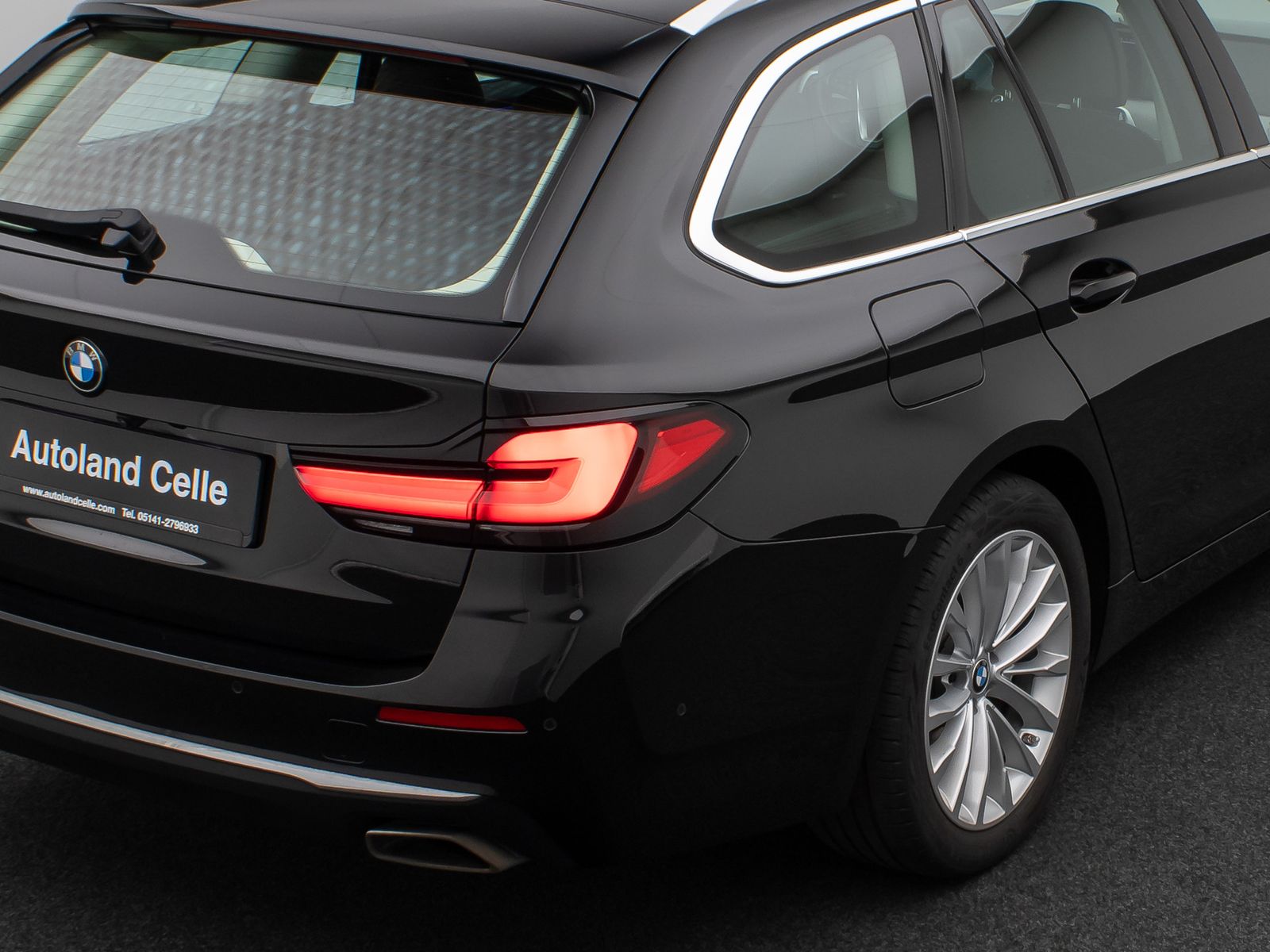 Fahrzeugabbildung BMW 540d xD Luxury Line Kamera HUD DAB ACC Alarm LED