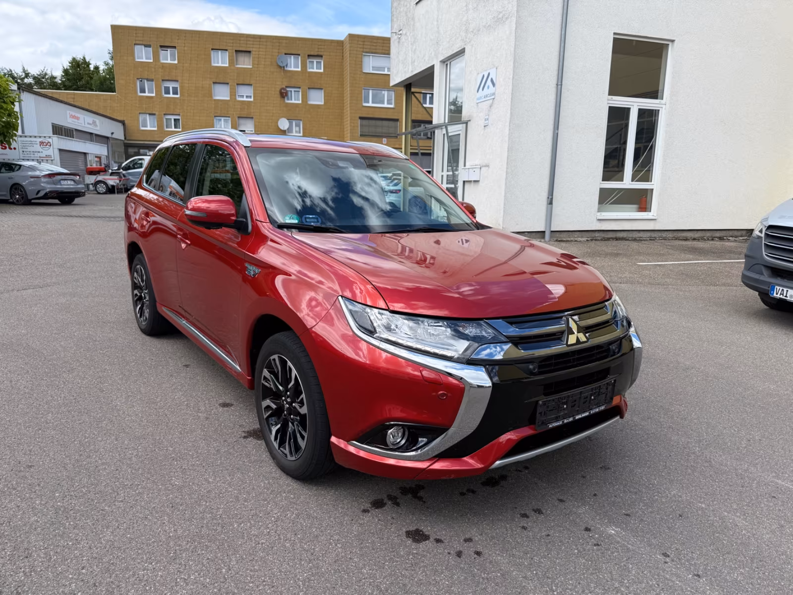Mitsubishi Outlander PHEV Top 4WD 1.Hd. KeyGo Leder S-Heft