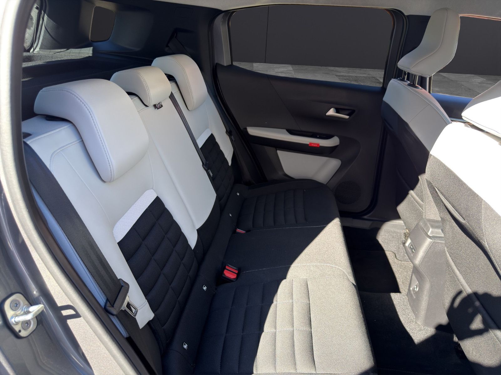Fahrzeugabbildung Citroën C3 Aircross  Hybrid 145 MAX/Navi/Head Up/Tempo