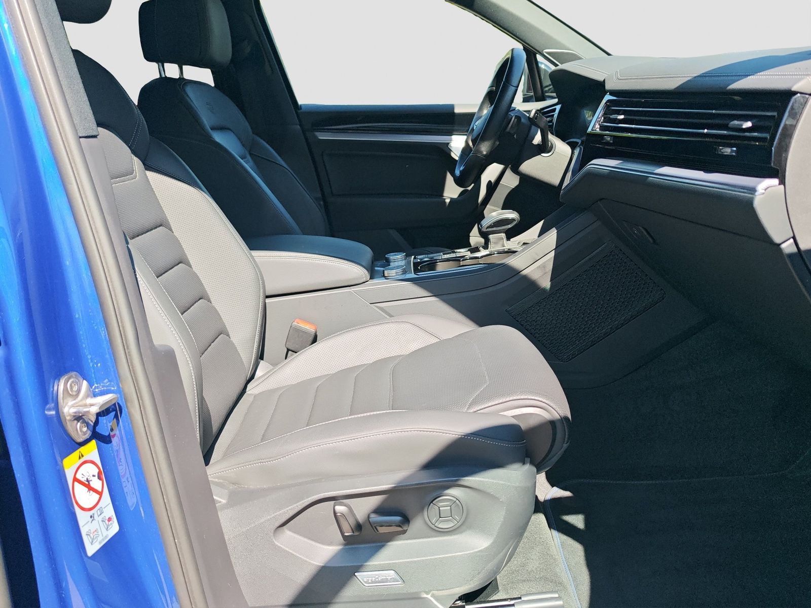 Volkswagen Touareg 3.0 eHybrid R DYNAUDIO Memory AHK LuftF foto 15