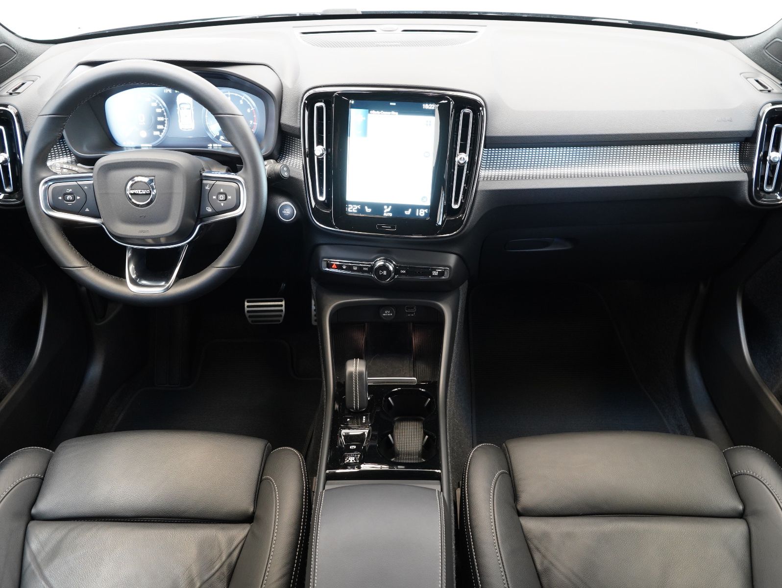 Fahrzeugabbildung Volvo XC40 B4 B R Design LED/NAVI/ACC/LEDER/360°
