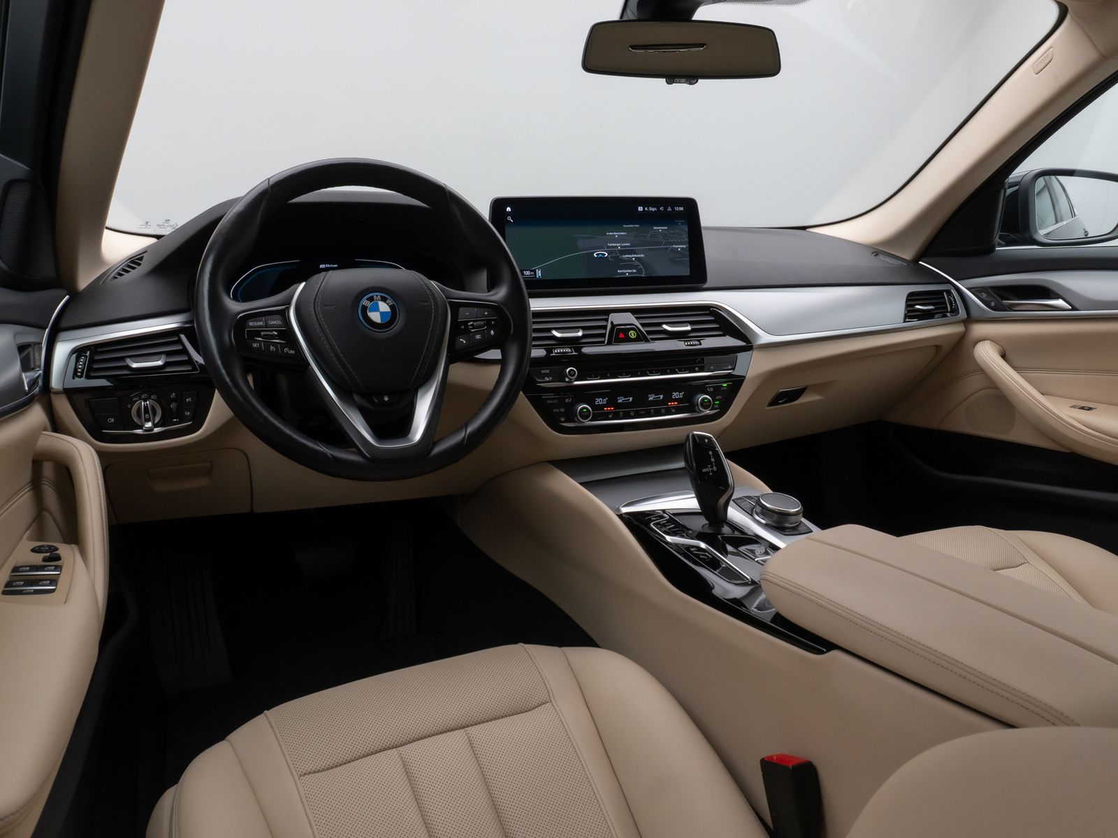 Fahrzeugabbildung BMW 530e xD DAB HiFi Leder Lenkradheizgung AHK Alarm