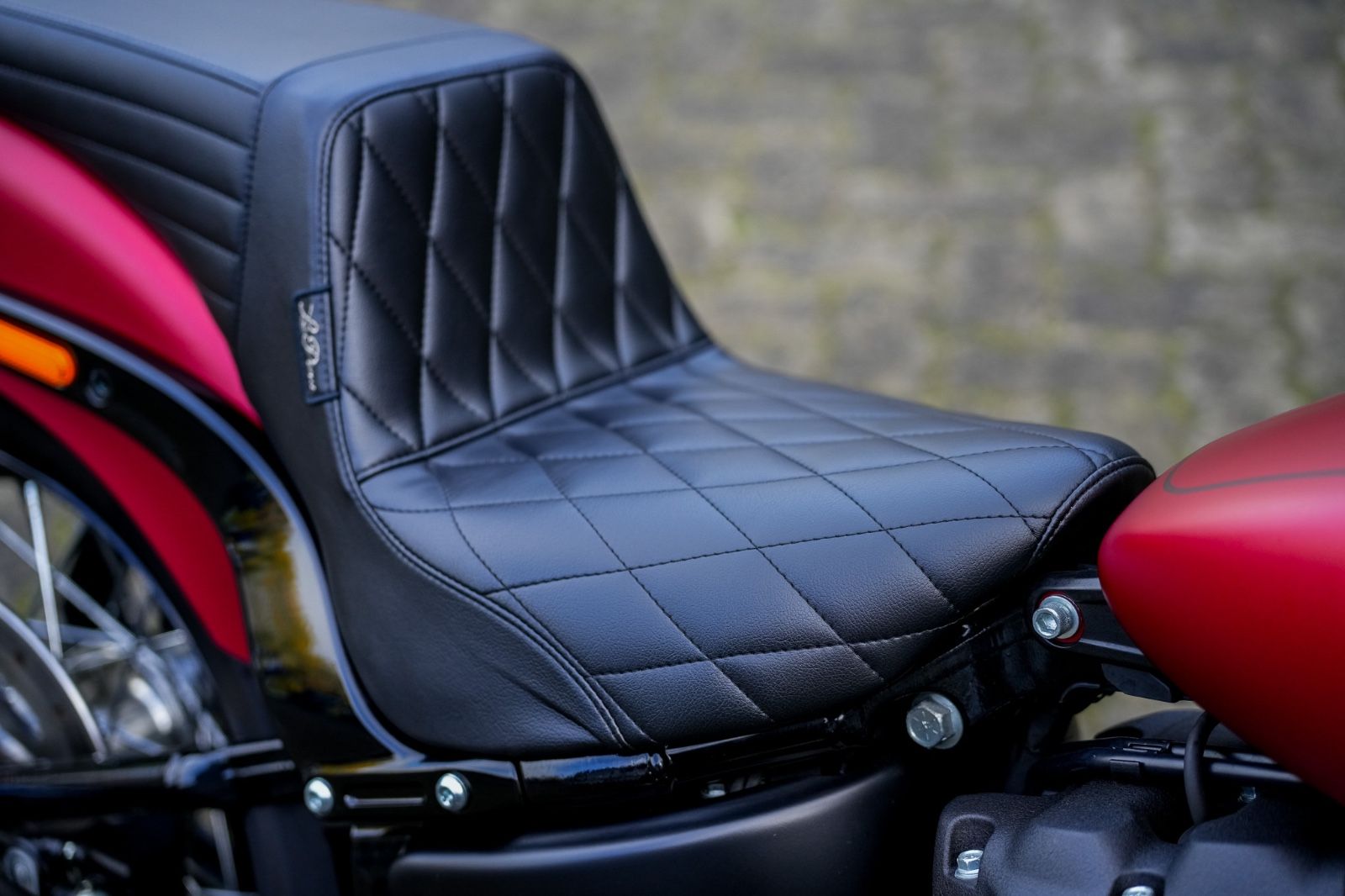 Fahrzeugabbildung Harley-Davidson FXBB Street Bob Softail - Sissybar -Satteltasche