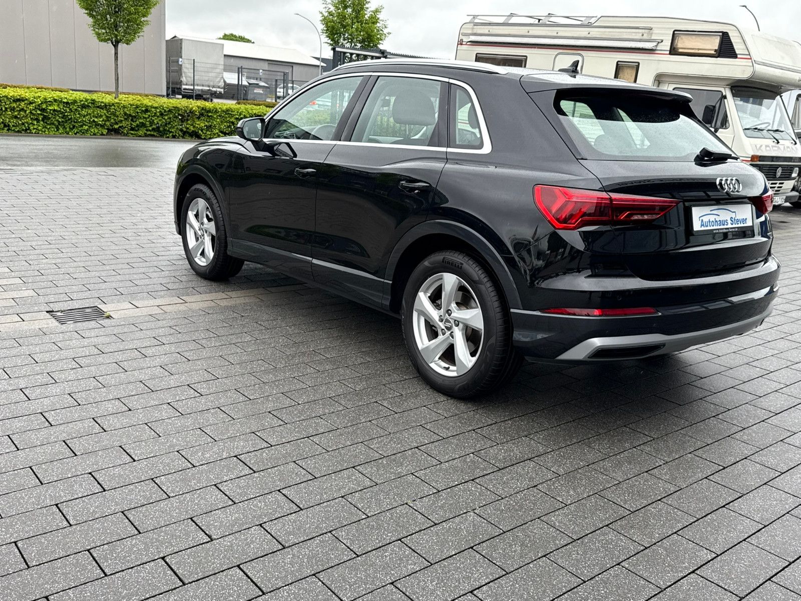 Fahrzeugabbildung Audi Q3 40 TFSI quattro advanced