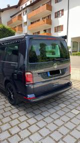 Volkswagen T6 California - blaue Volkswagen T6 California