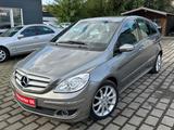 Mercedes-Benz B 170 Aut. Sport-Paket*LEDER*SHZ*KLIMA*TÜVNEU - gebrauchte Mercedes-Benz B-Klasse aus dem Jahr 2006