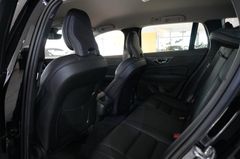 Fahrzeugabbildung Volvo V60 Kombi 2.0D MOMENTUM NAVI/LED/KAMERA/VIRT/AHK