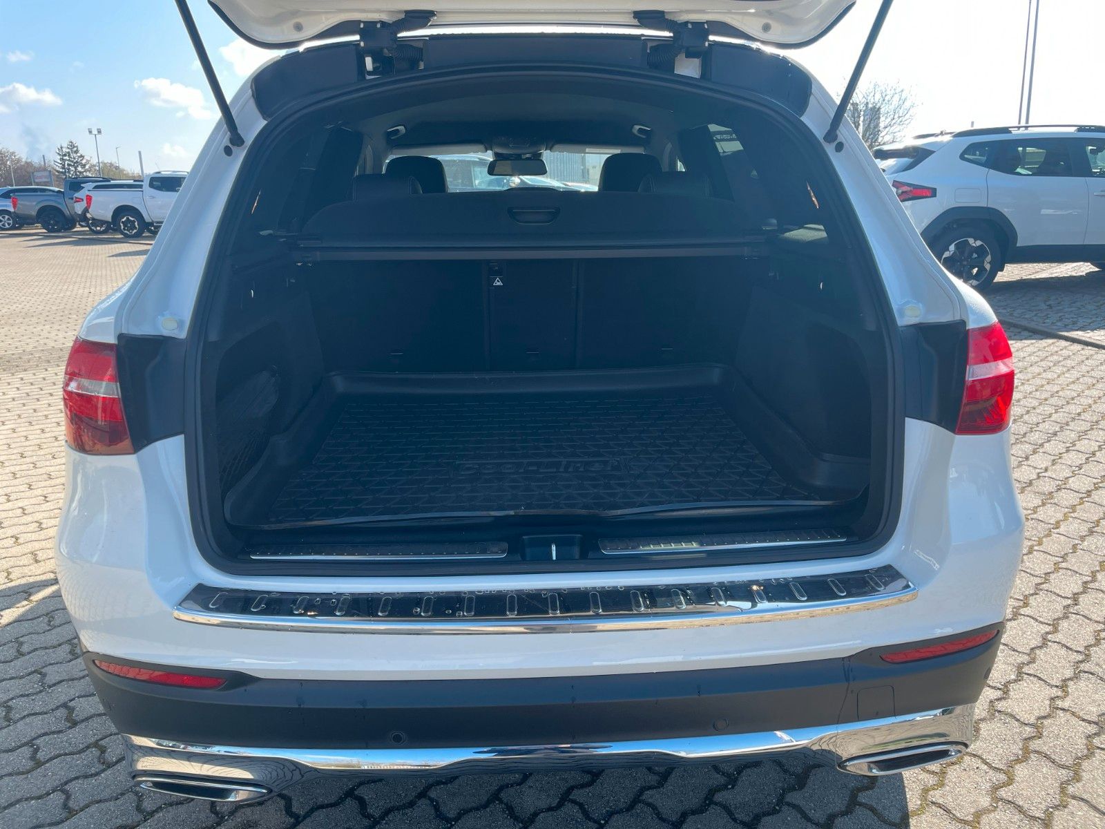 Fahrzeugabbildung Mercedes-Benz GLC 250 GLC GLC 250 d 4Matic AMG-Line