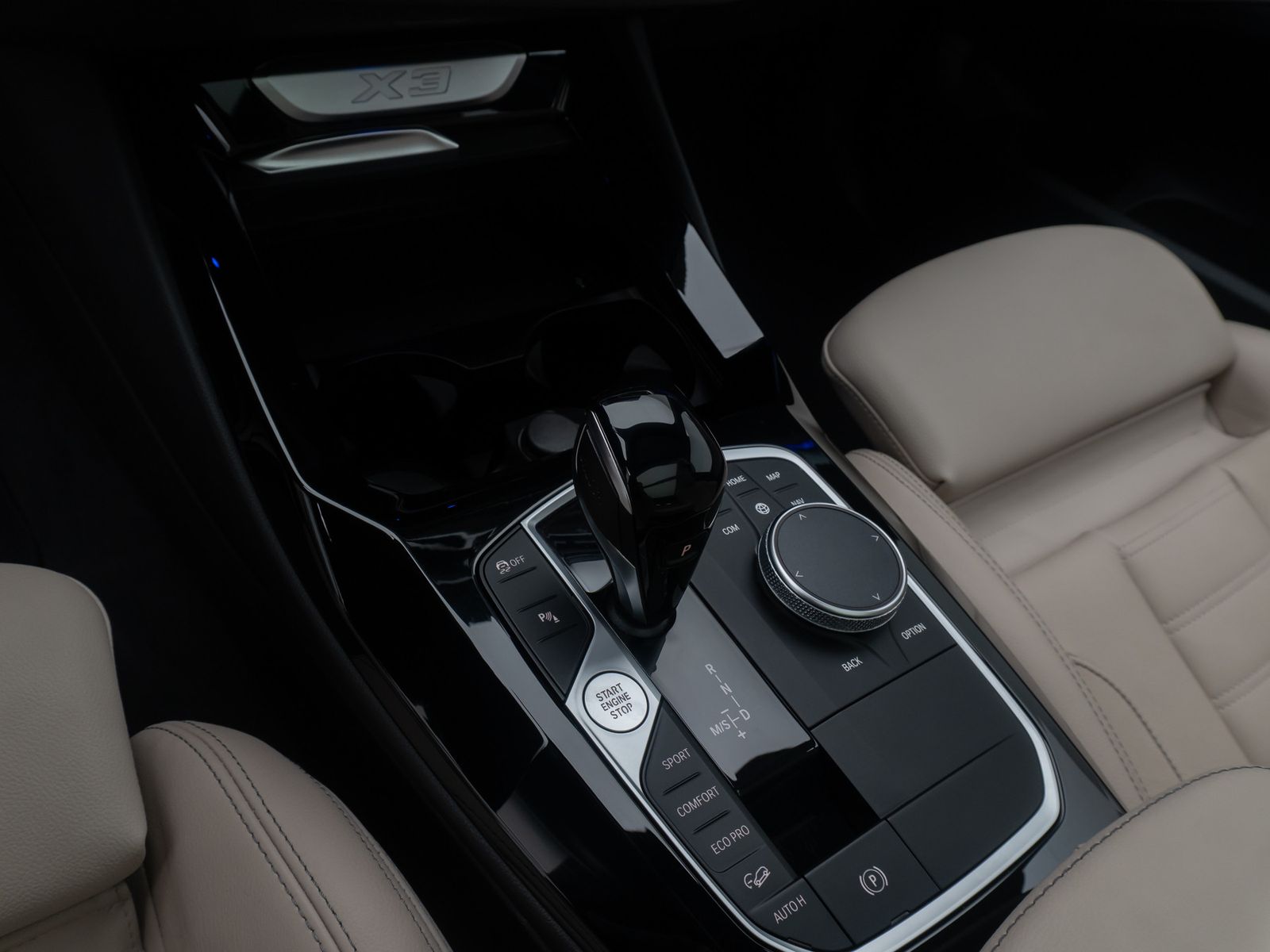 Fahrzeugabbildung BMW X3 xD20d M Sport DAB Kamera Panorama 20Zoll LED