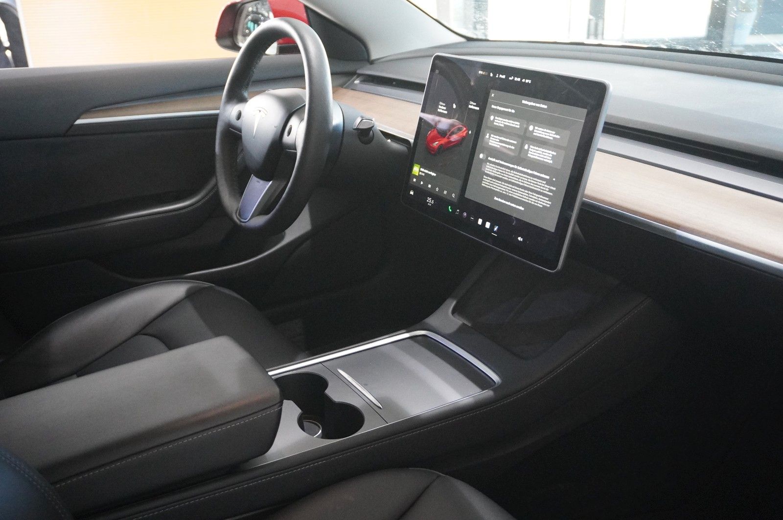 Fahrzeugabbildung Tesla Model 3 PERFORMANCE DUAL-MOTOR NAVI/LED/SH/AMD