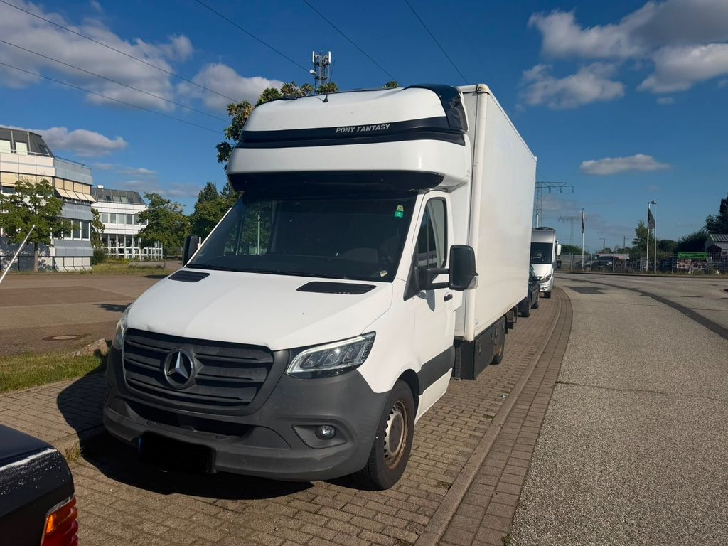 Image of Mercedes-Benz Sprinter