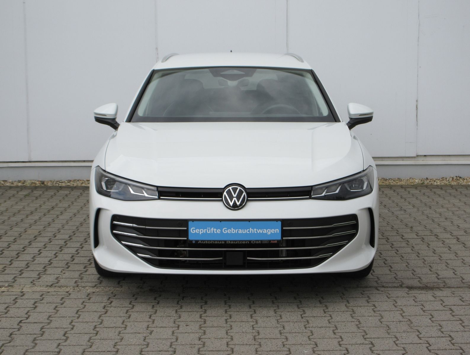 Passat Variant 1.5 eTSI DSG IQ.DRIVE/AHK/LED/NAV