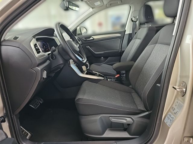 Fahrzeugabbildung Volkswagen T-Roc 1.5 TSI DSG Move AHK NAVI RFK SHZ