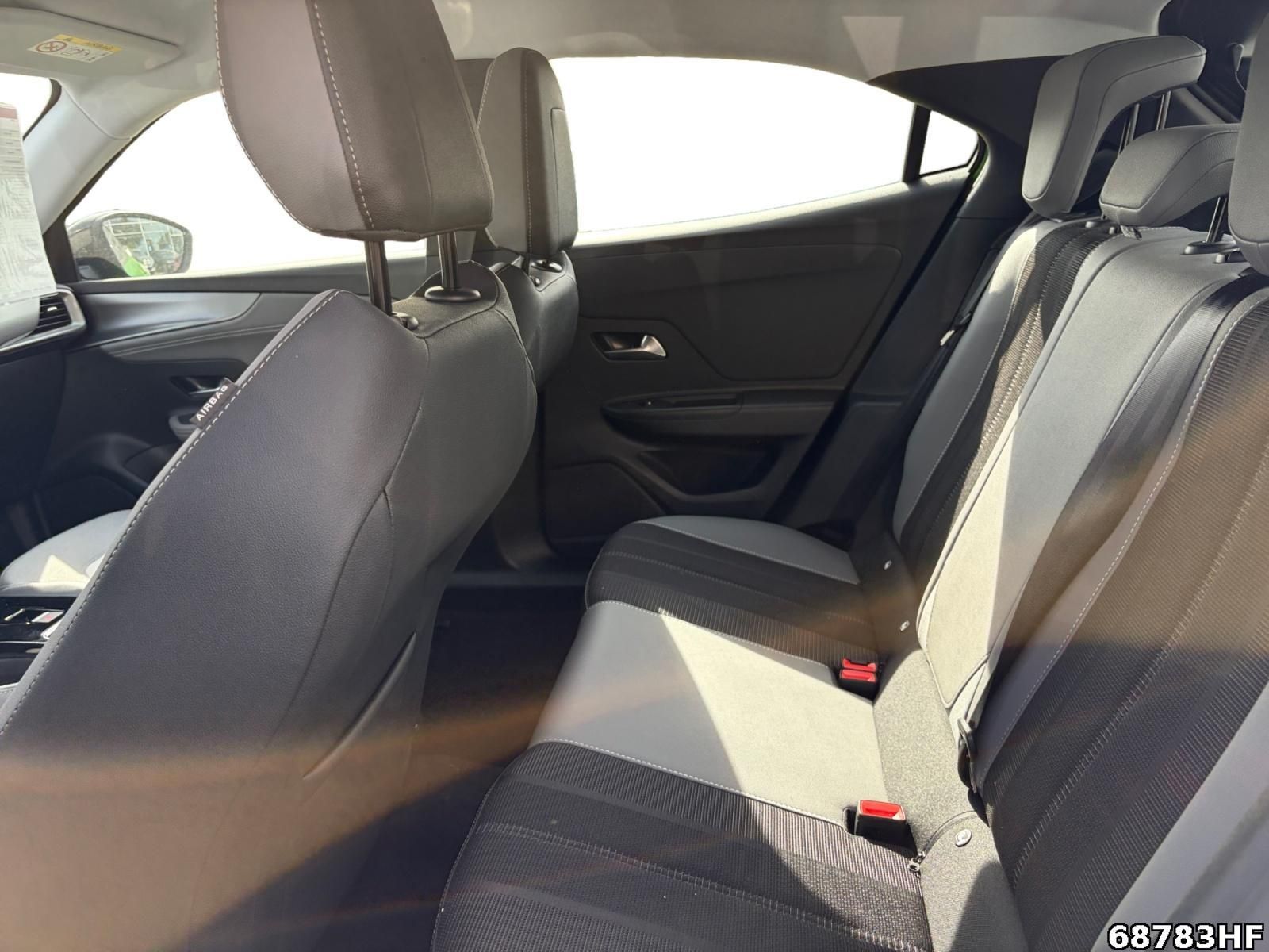 Fahrzeugabbildung Opel Mokka B Elegance +NAVI+CARPLAY+TOTWINKEL+