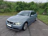 BMW E90 325i 6 Zylinder mit LPG Gasanlage ... - BMW 325 mit LPG-Antrieb