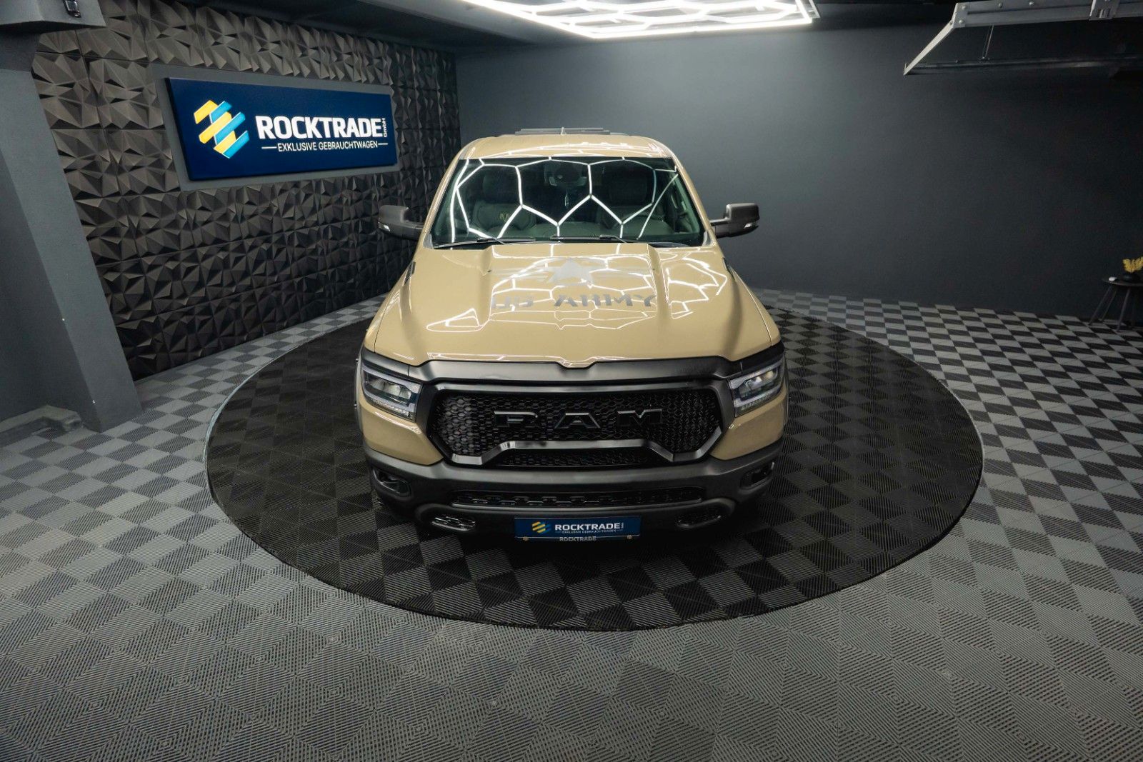 Fahrzeugabbildung Dodge RAM 5.7 V8 HEMI 4x4 NIGHT OFFROAD ARMY STYLE LED