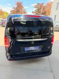 Mercedes V 220 - 7