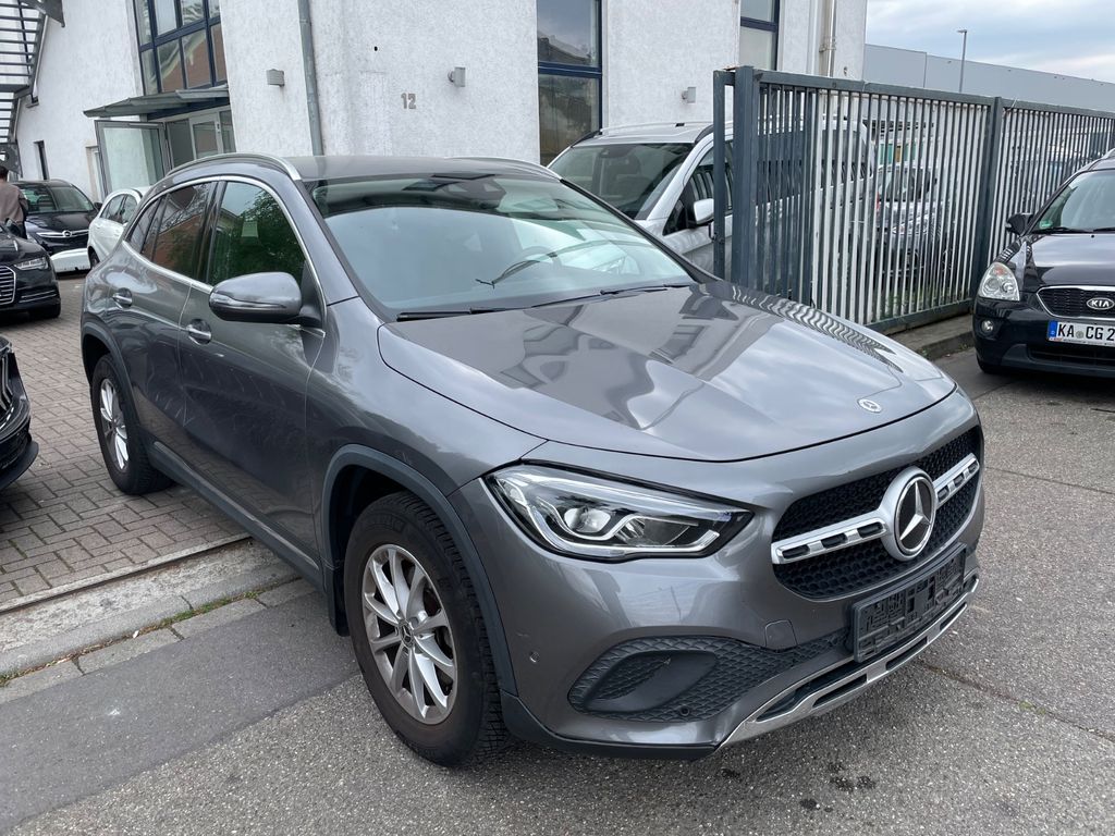 Mercedes-Benz GLA 200