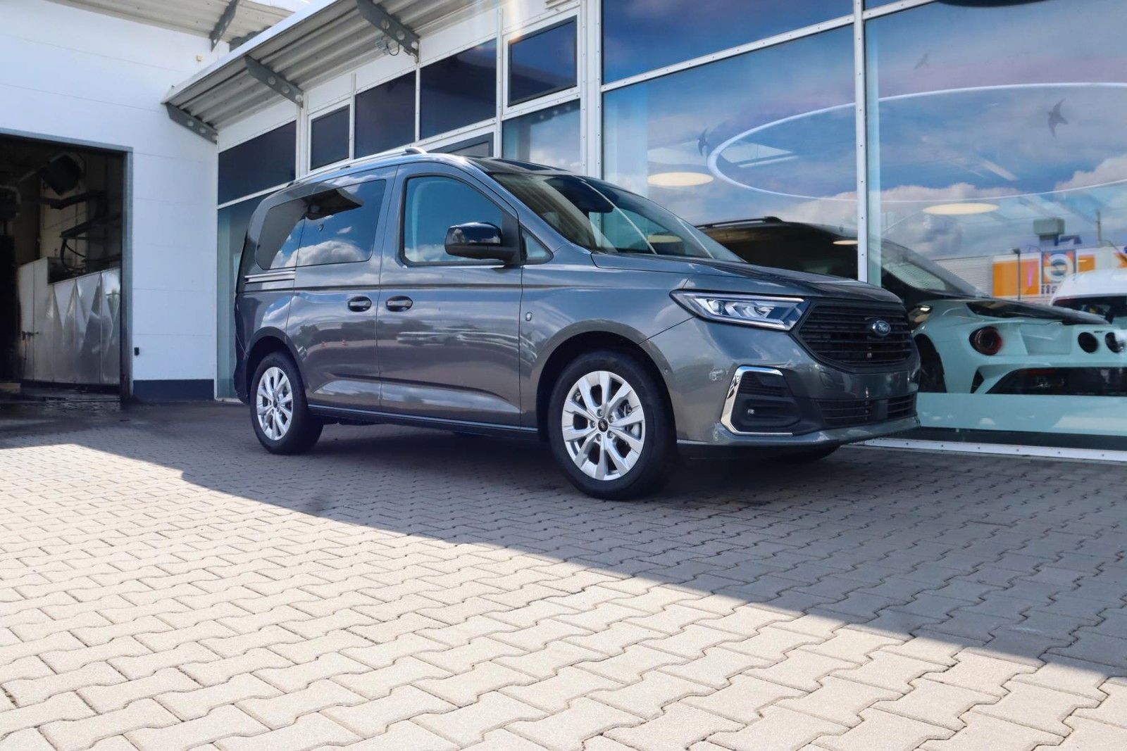 Ford Tourneo Connect Titanium L1 2.0 AHK 0,0% FIN*