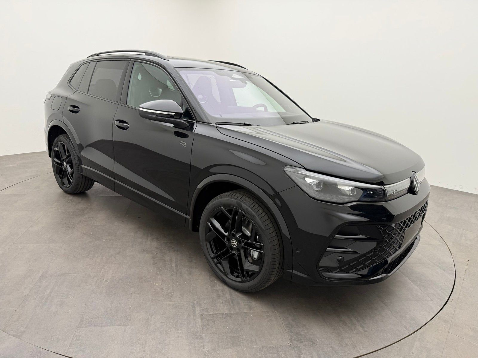Volkswagen Tiguan 1.5 eHybrid R-Line BlackKomfort20PanoAHK imagem 2