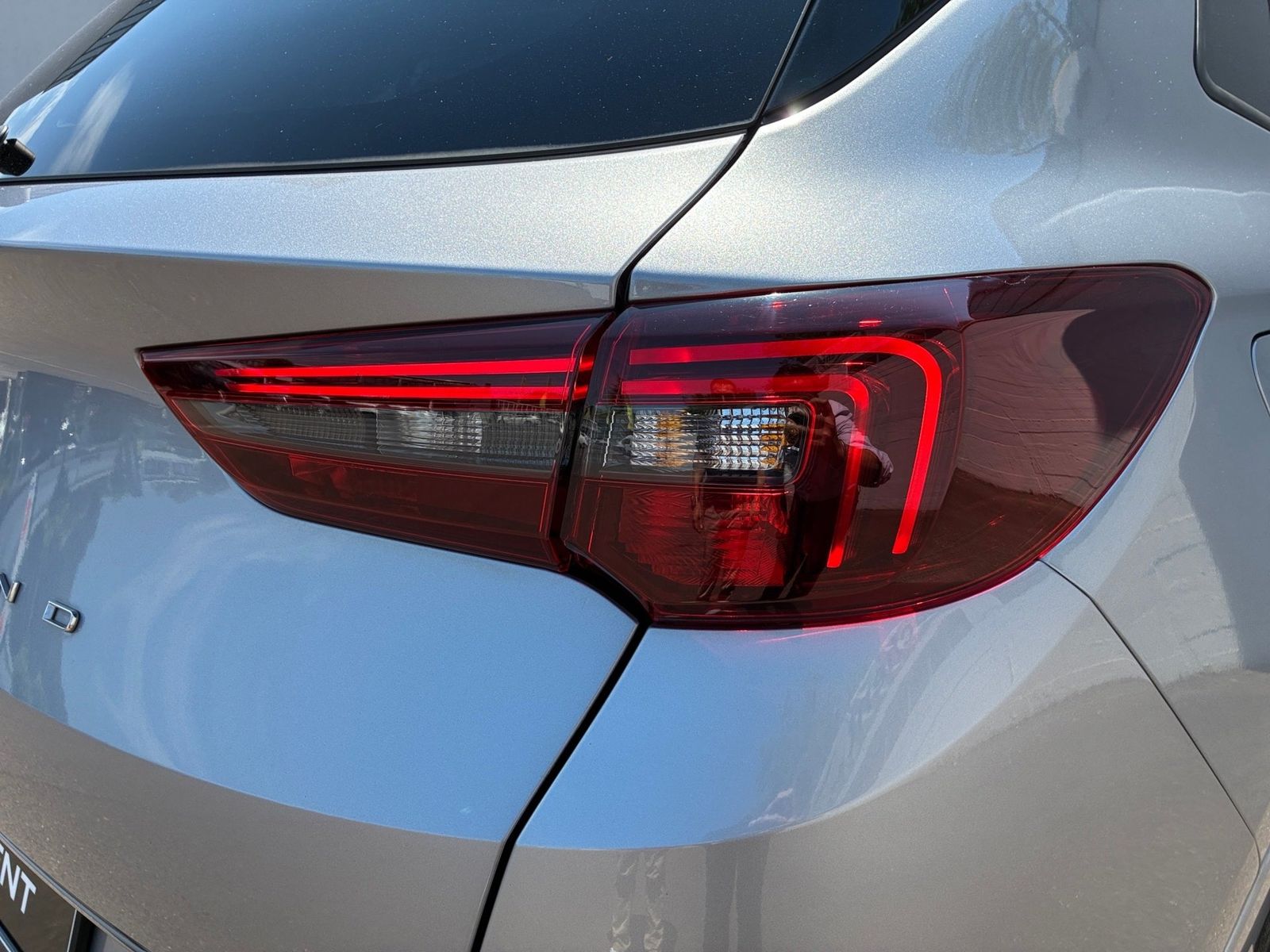 Fahrzeugabbildung Opel Grandland 1.2 Turbo Elegance 360,KlimaA,LED,Navi