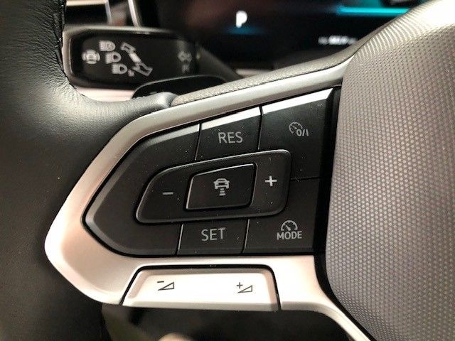Fahrzeugabbildung Volkswagen Touareg 3.0 TDI V6 4MOTION Automatik StandHZG AH